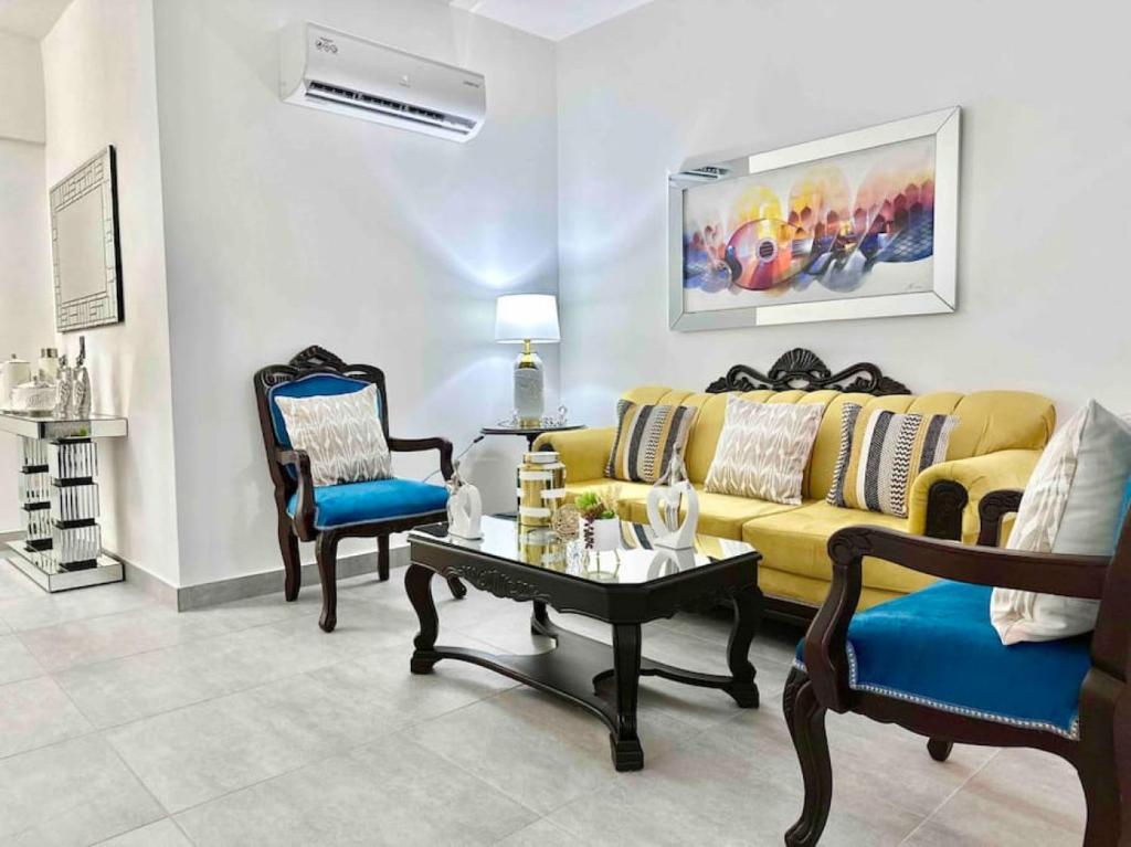 Upscale City Center Condo photo 4