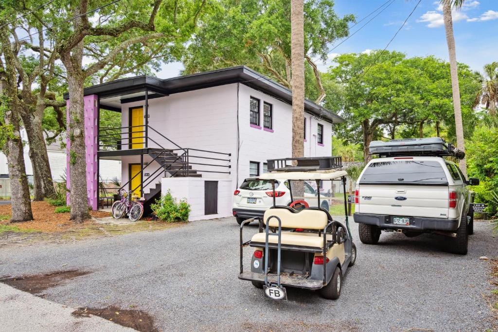 Folly Vacation Great Location, Vintage and Fun 120 Unit A photo 1