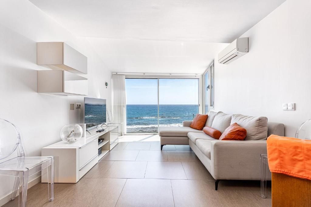 Luxury First Line Apartment. photo 1