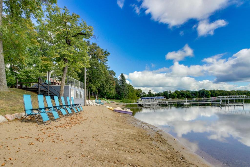 Detroit Lakes Cabin Rental on Long Lake! photo 1