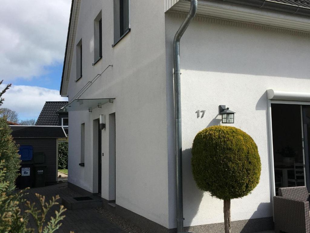 Sauve holiday home in Zierow with fenced garden photo 2