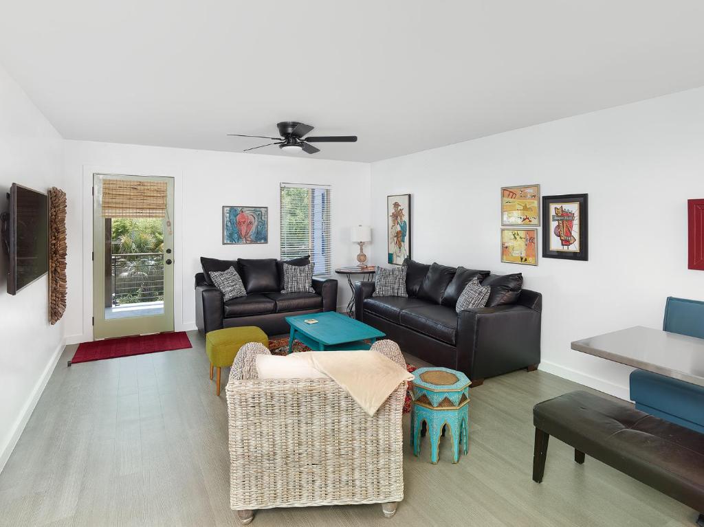 Folly Vacation Great Location, Super Cute & Spacious Apt B photo 2