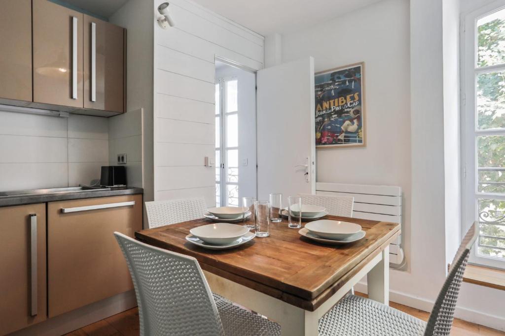 Charming triplex near the port Antibes - Welkeys