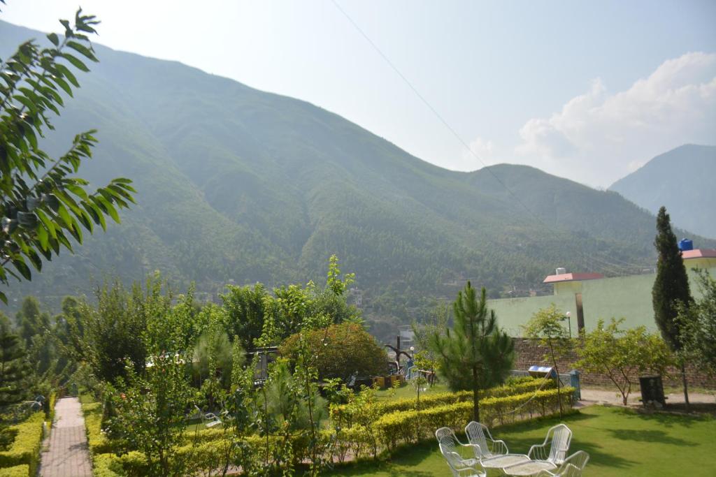 Besham Hilton Hotel, by LMC photo 4