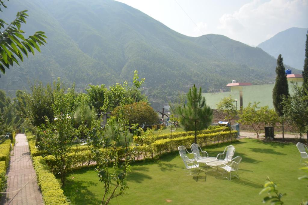 Besham Hilton Hotel, by LMC photo 3