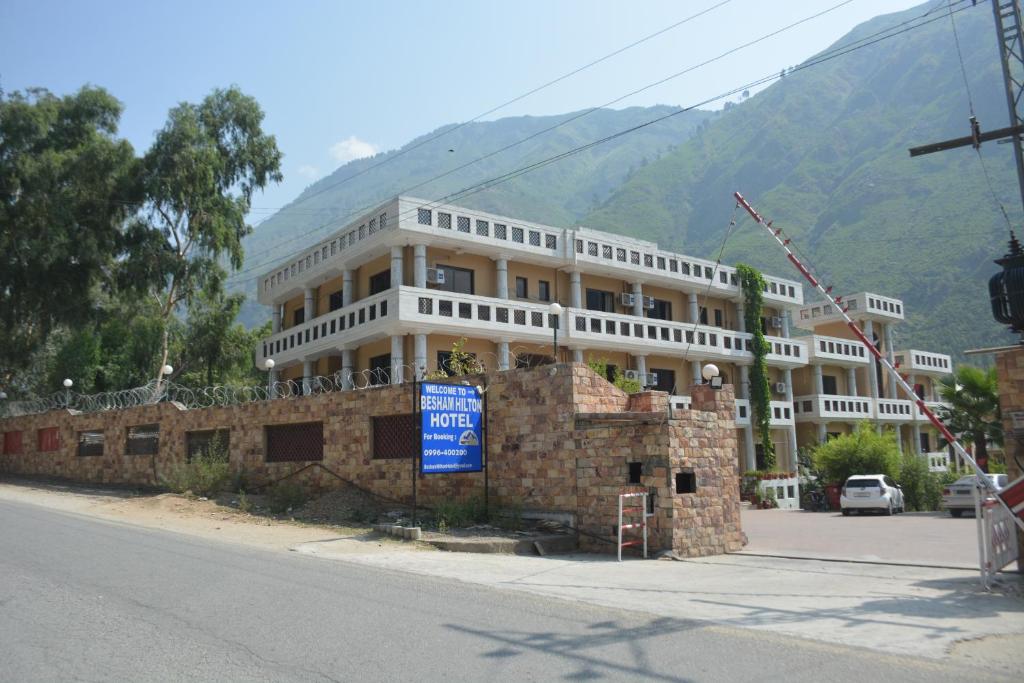 Besham Hilton Hotel, by LMC photo 1