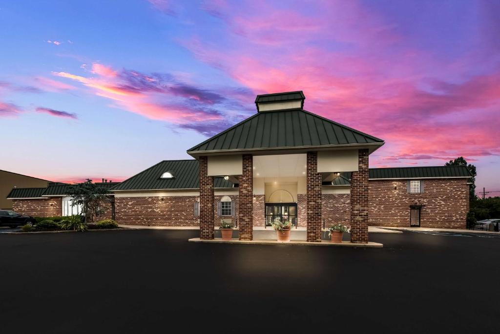 Best Western Philadelphia South - West Deptford Inn image