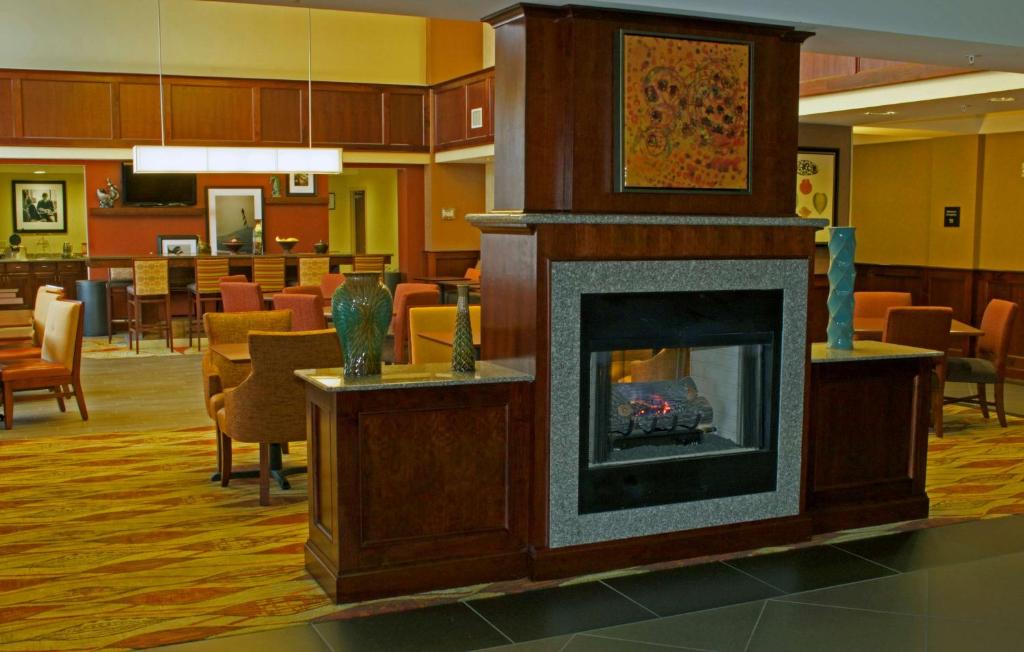 Hampton Inn & Suites Norfolk-Airport photo 3