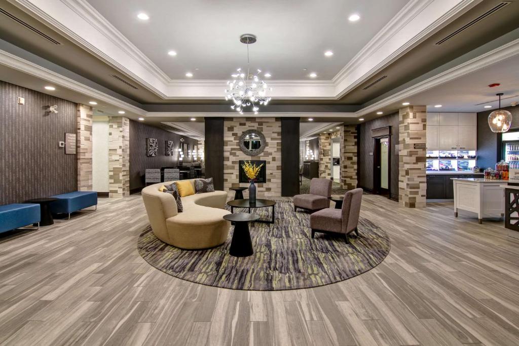 Homewood Suites by Hilton Burlington photo 3