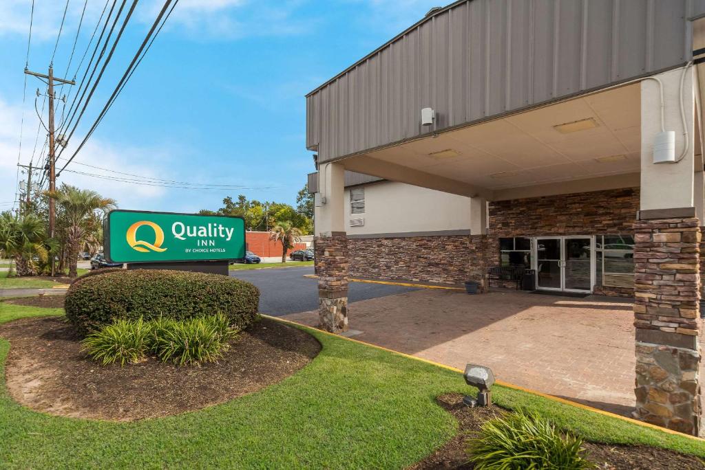 Quality Inn Charleston - West Ashley image