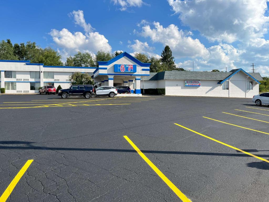 Studio 6 Suites Clarion, PA image