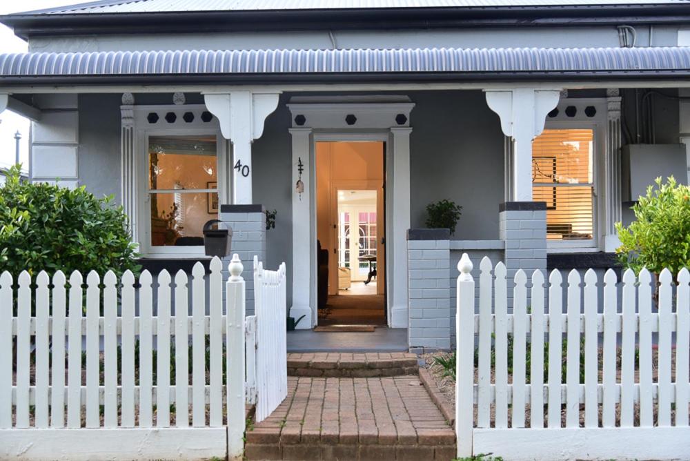 Macleay Cottage with plunge pool and local arts photo 2