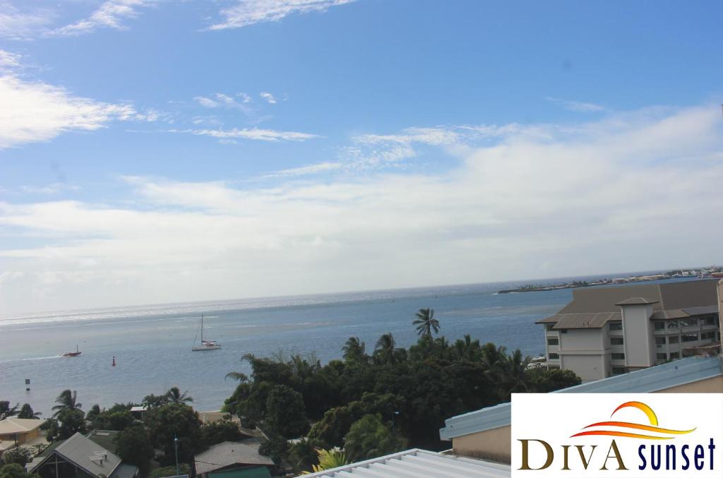Tahiti Diva Sunset studio photo 3
