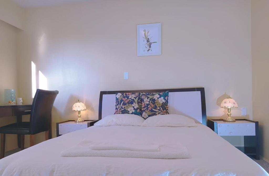 Master room &full bathroom with separate entrance in richmond