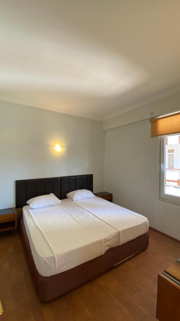 Erol Apart photo 1