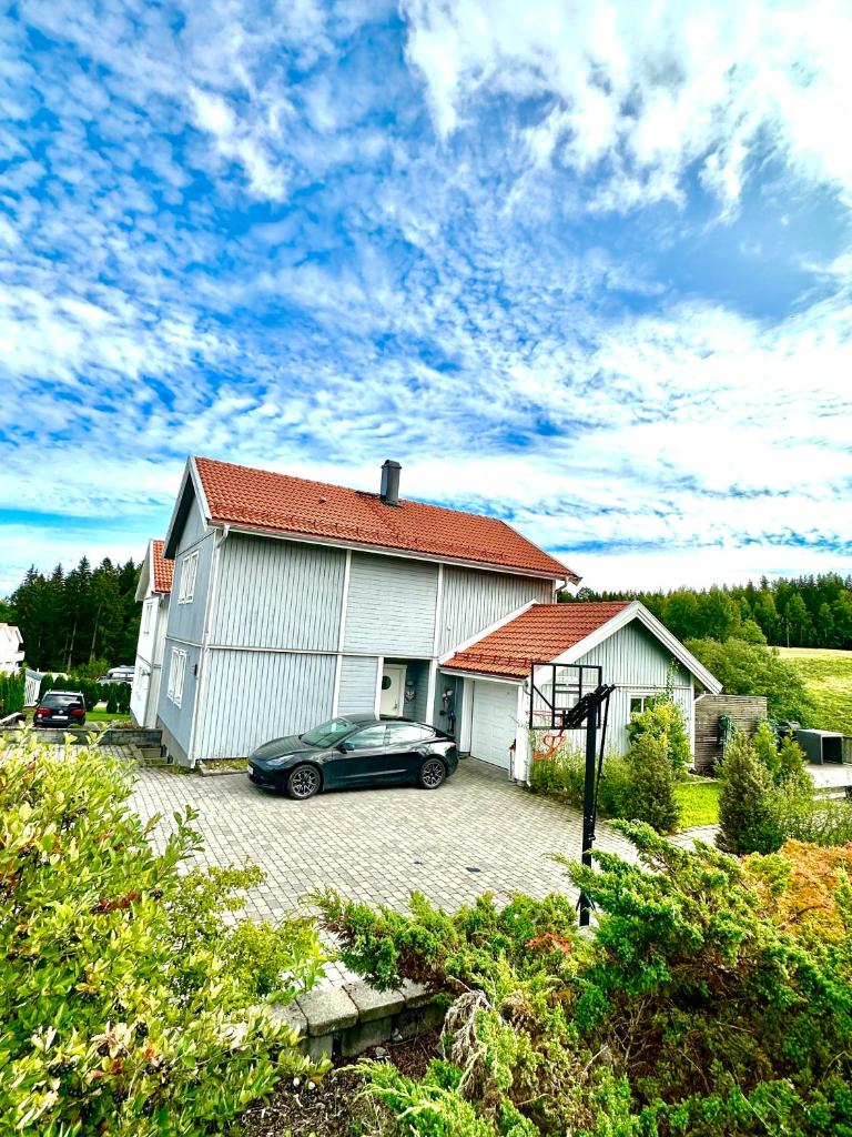 Villa Peaceful - Close to Lillestrøm, Ahus, Oslo Met, Kjeller, Lørenskog, Strømmen, Gardermoen Osl AirPort and NATURE photo 1