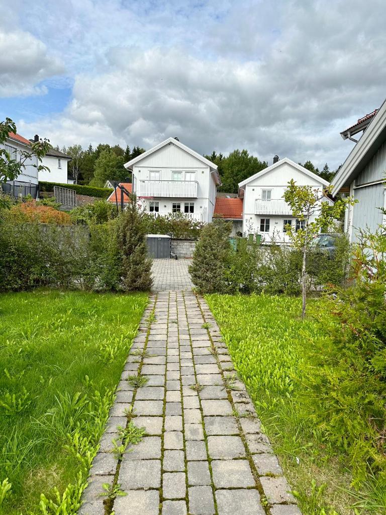 Villa Peaceful - Close to Lillestrøm, Ahus, Oslo Met, Kjeller, Lørenskog, Strømmen, Gardermoen Osl AirPort and NATURE photo 3