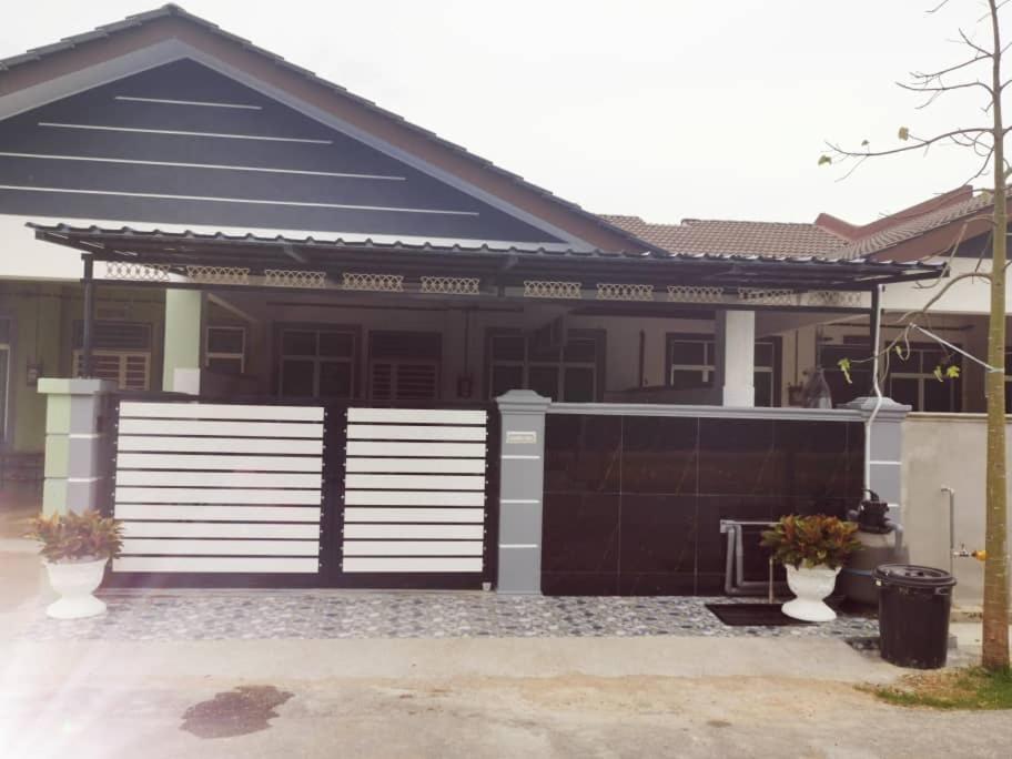 Homestay MdmMai Private Pool photo 3