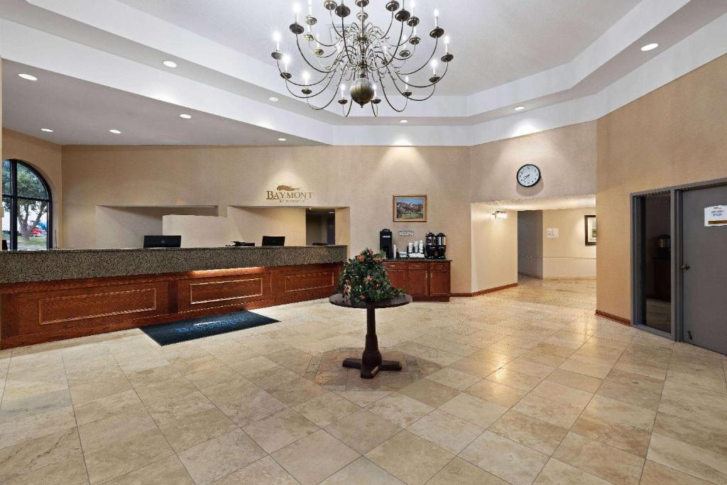 Baymont by Wyndham Shakopee photo 2