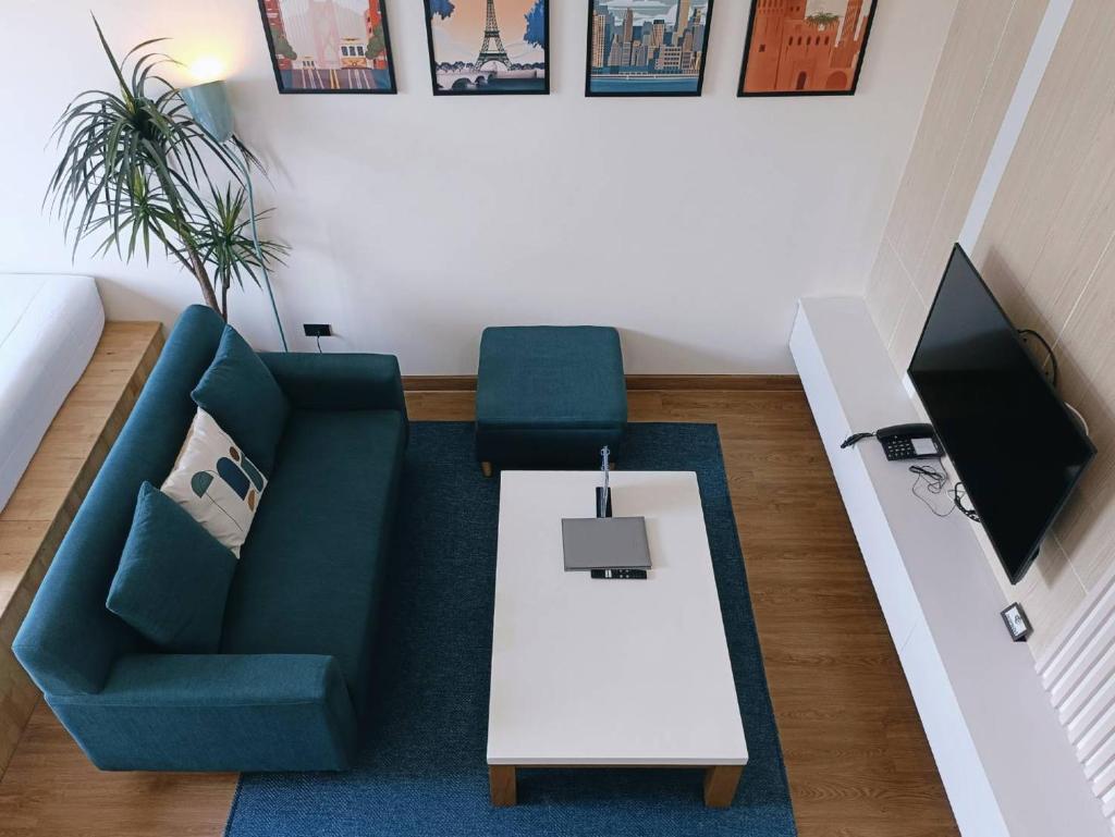Junior Family Room by 233Poshtel photo 1