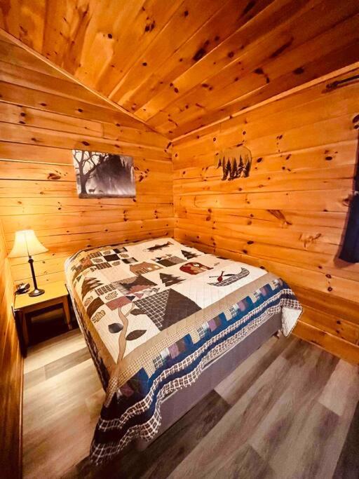 Willow Cabin photo 2