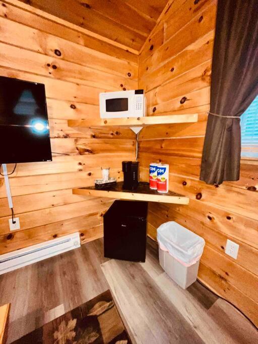 Willow Cabin photo 3