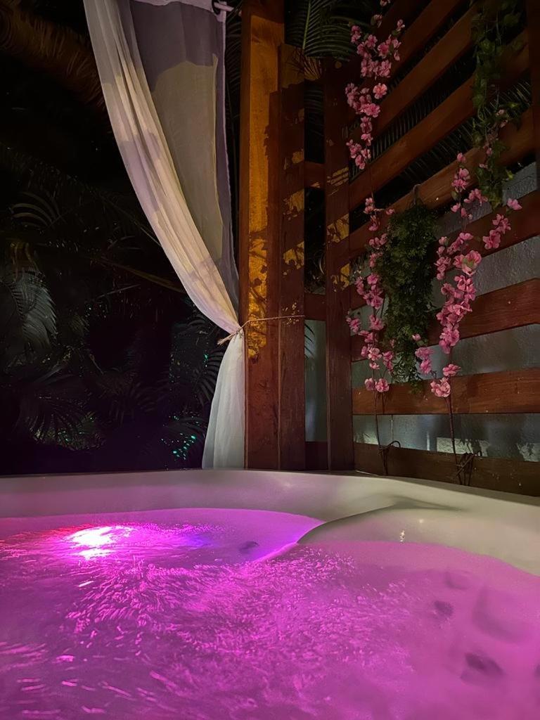 Vila linda com SPA e Piscina a 50 metros da Praia photo 4
