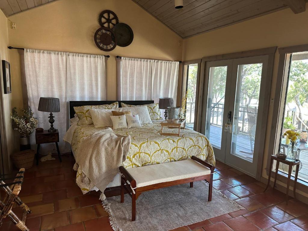 Around the Bend Bungalow photo 1