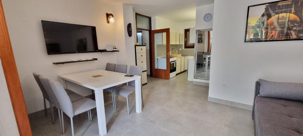 Apartment Mirna photo 2