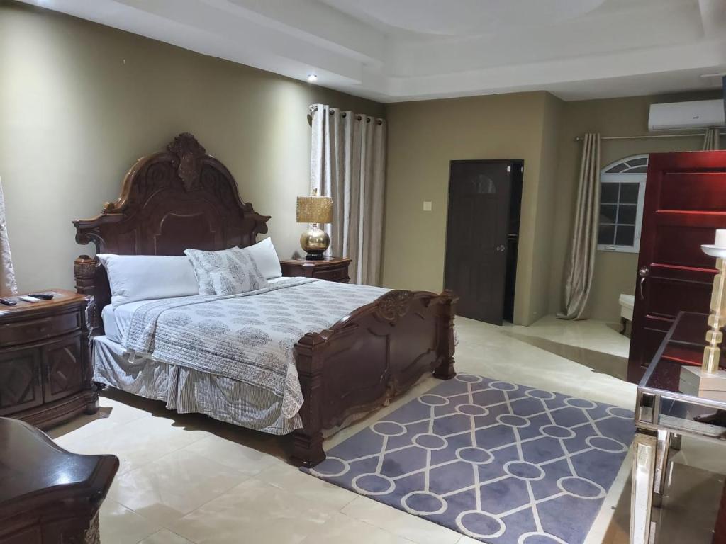The Palms- Caribbean Estates -10 minutes from the beach- Gated Community photo 2
