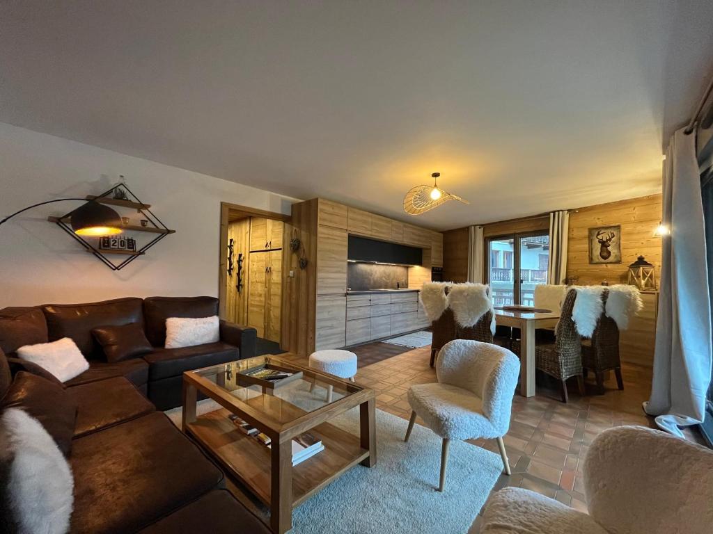 Appartement 8 personnes, 3 chambres, en plein centre de PRAZ SUR ARLY