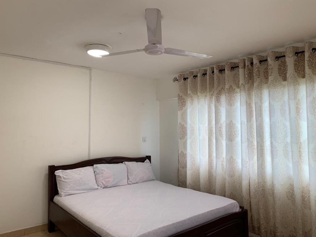 One Cozy Bedroom in a shared apartment photo 4