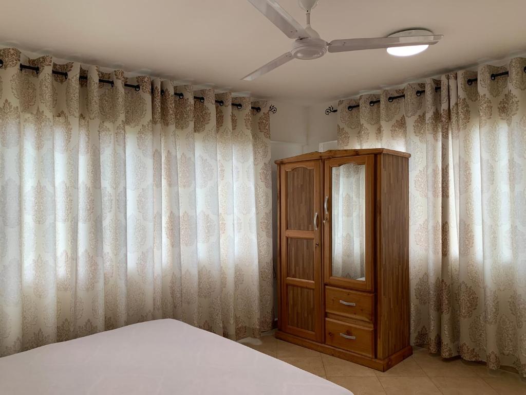 One Cozy Bedroom in a shared apartment photo 2