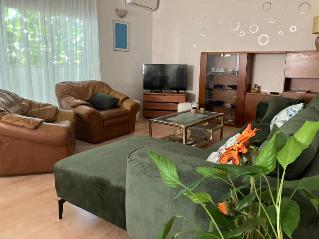Quite beautiful apartment in the Split Neda with 4bedrooms photo 1
