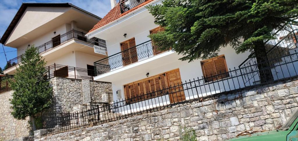 Sfiris Resort photo 2