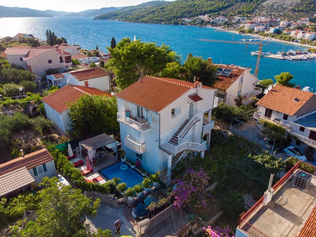 Villa Danijela with heated pool,jacuzzi and sauna photo 4