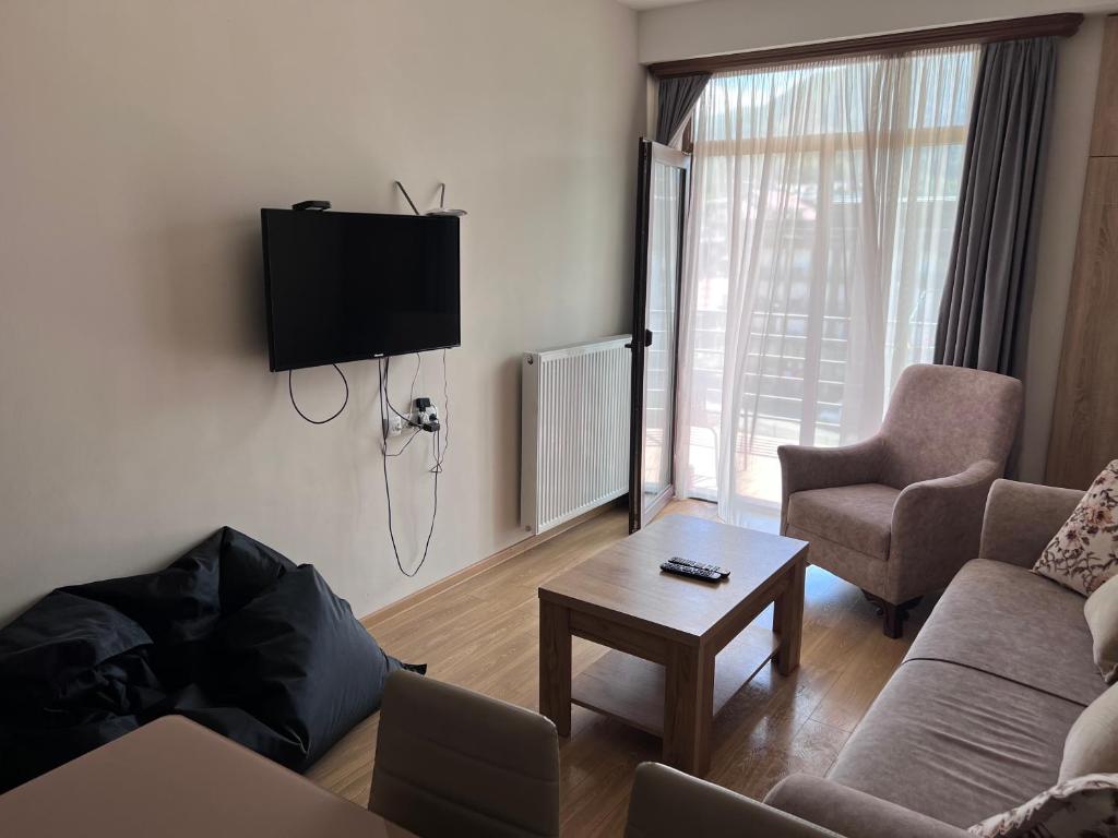 Nino's Sunny Apartment photo 1