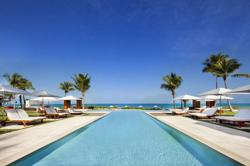 Grace Bay Club photo 1