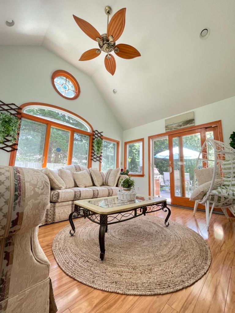 The Dormers Cape Cod- Spacious Rustic Cape-Large Group, Pet, 7 mins Craigville Beach, AC photo 2