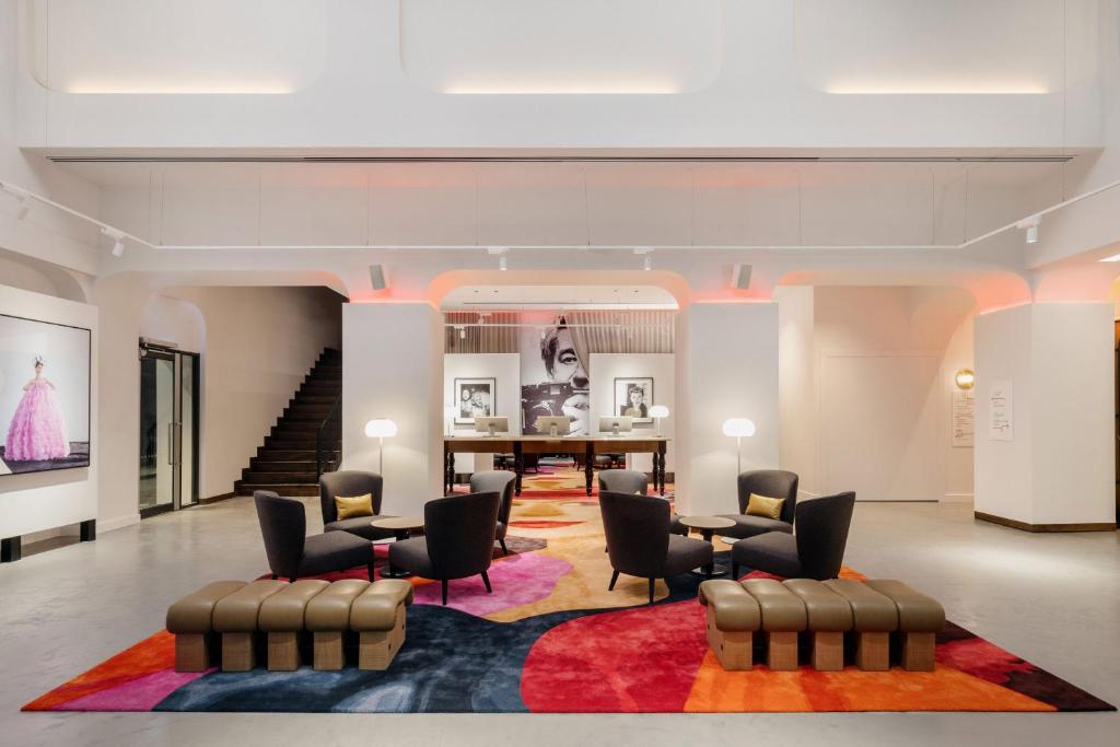Hotel Indigo Melbourne on Flinders, an IHG Hotel