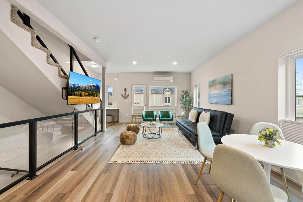 BRAND NEW Fully Updated Condo 918 in Anacortes