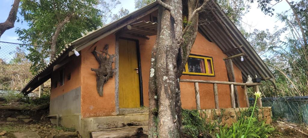 Shadow mask bungalow photo 1