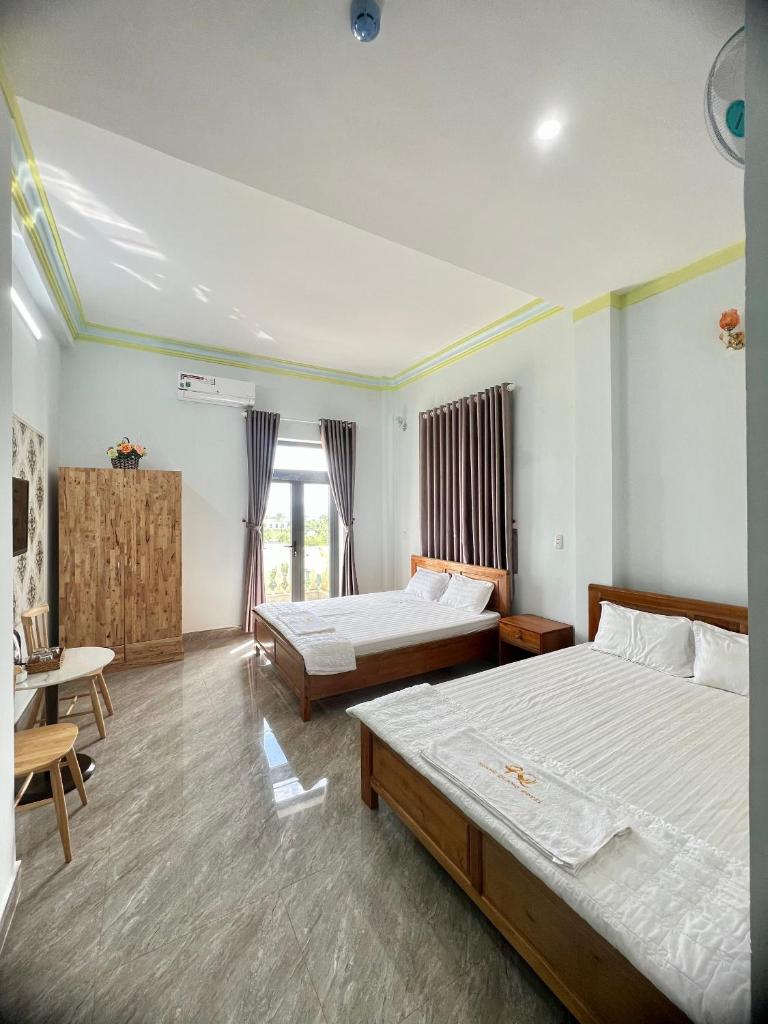 KHÁCH SẠN HOÀNG QUANG