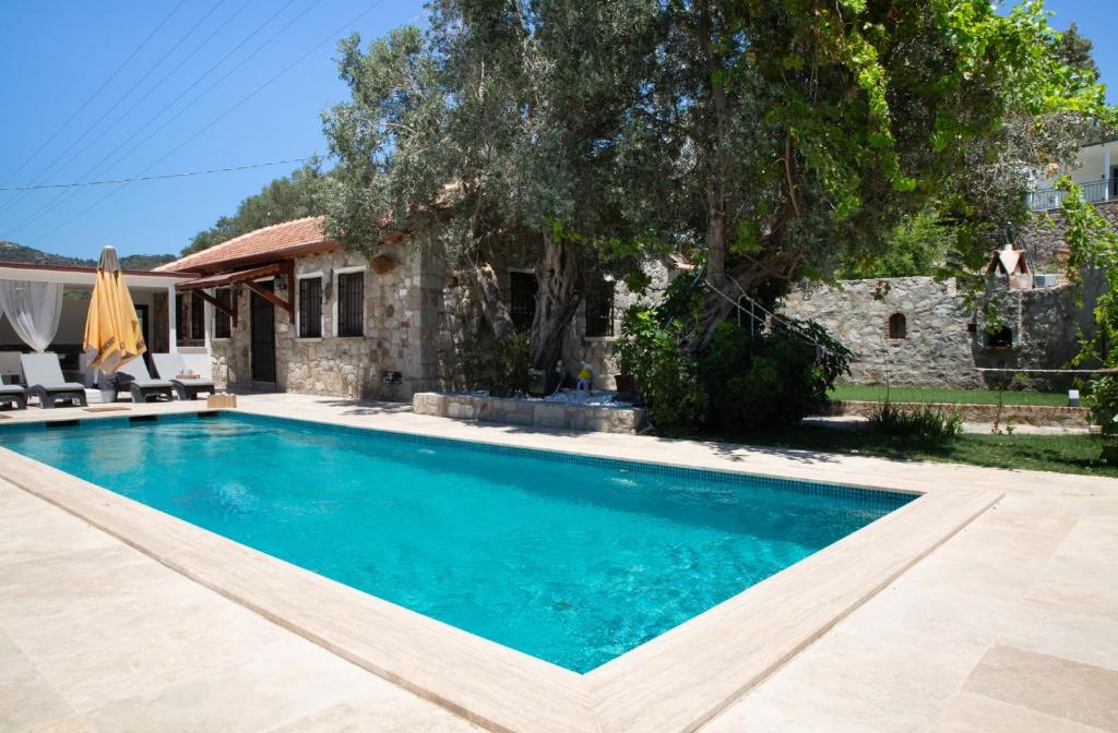Stone House w Private Pool and Garden in Bodrum