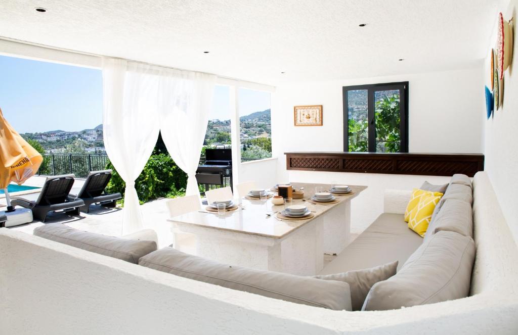 Stone House w Private Pool and Garden in Bodrum photo 2