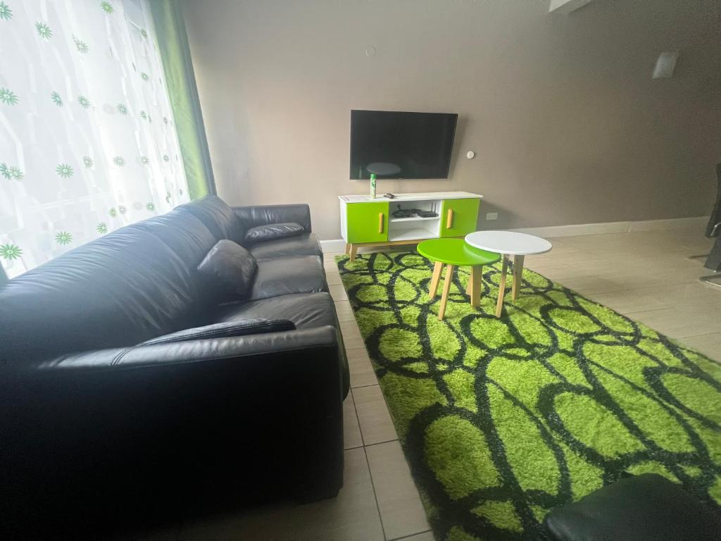 Juke's Serene Westlands Villa photo 3
