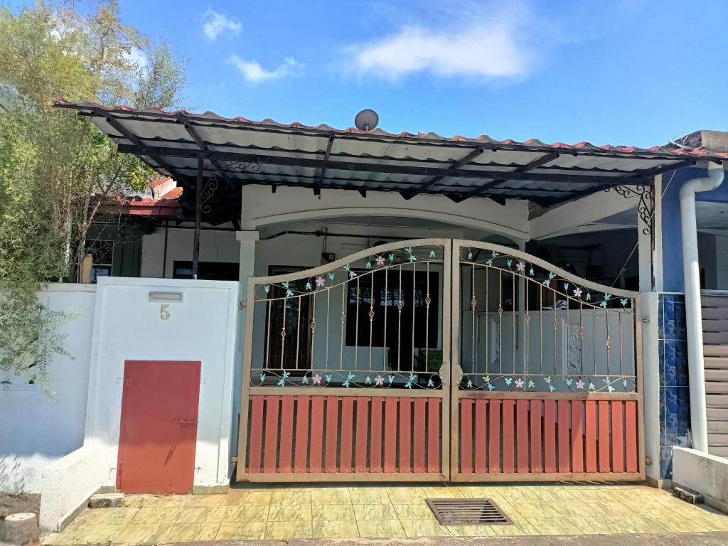 Leeza Homestay