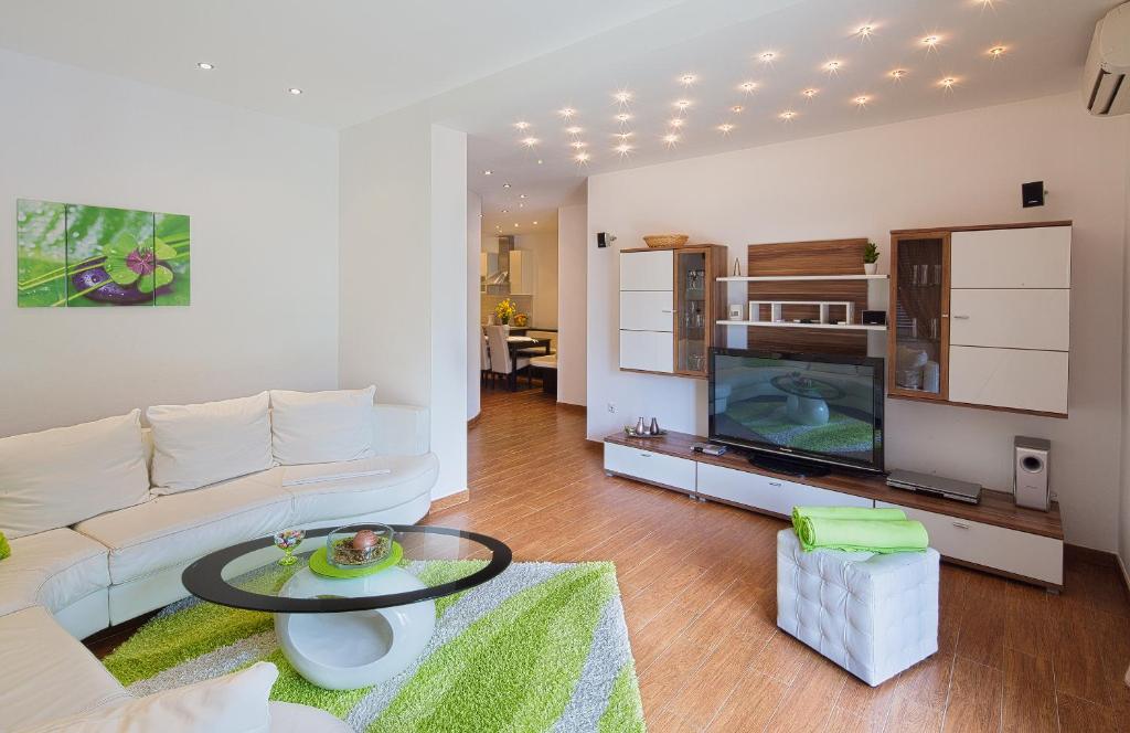 Апартаменты (Апартаменты с 3 спальнями и террасой с видом на море), Montelux Apartments