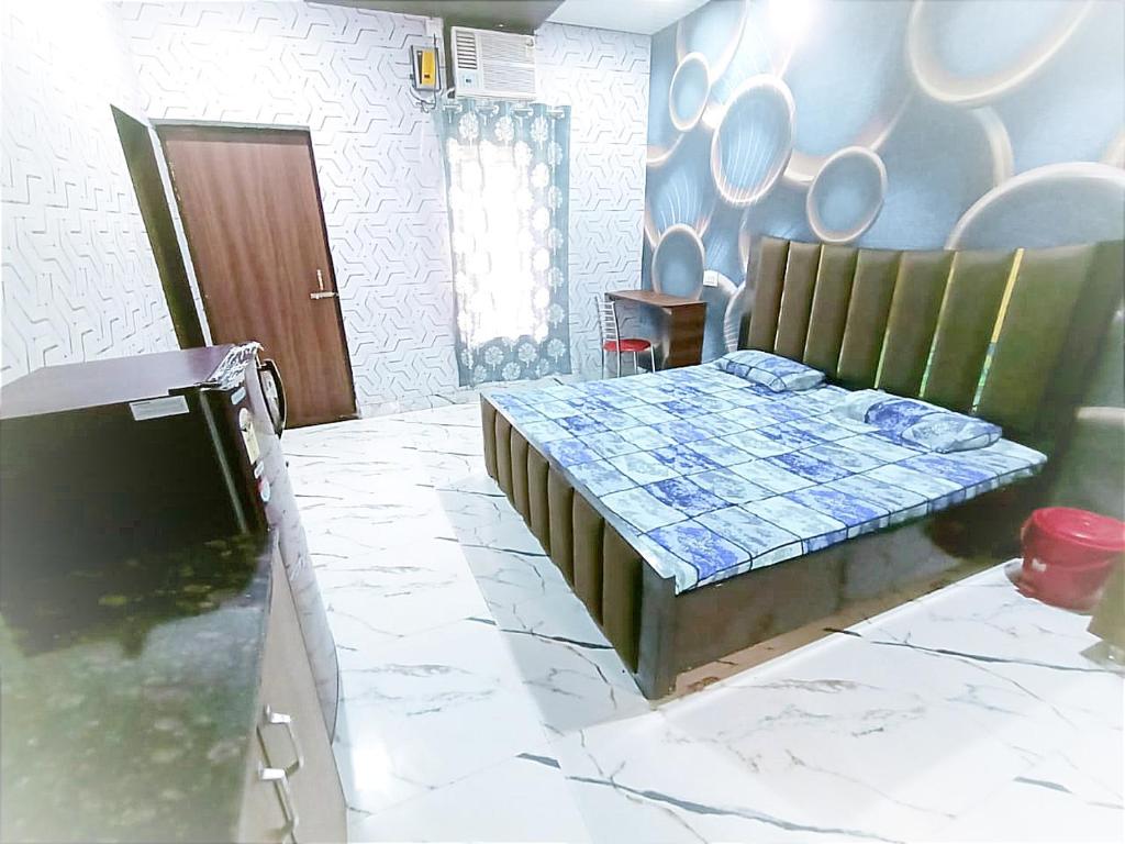 WELCOME BROTHERS HOMESTAYS -- LPU Law Gate -- For Family, Couples, Parents, Students photo 4