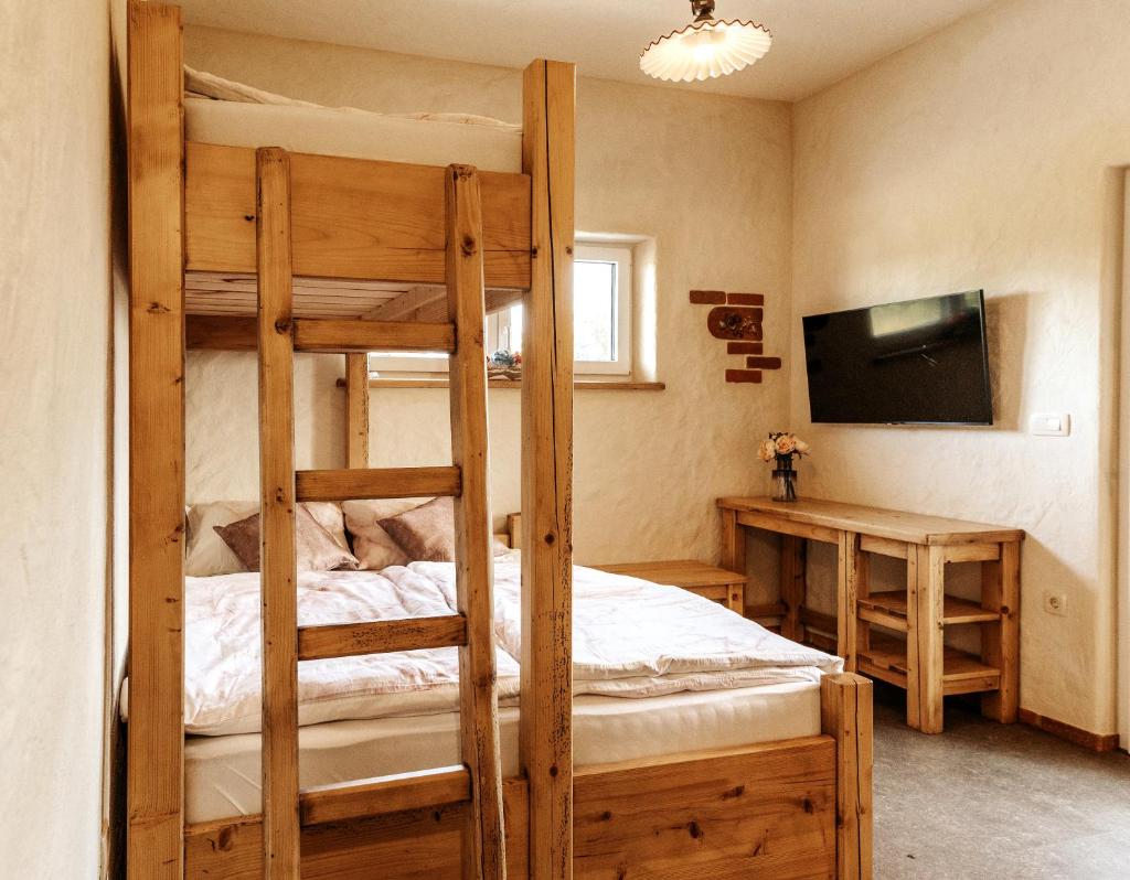 Gostilnica Orle - Sleeping in the tower photo 2